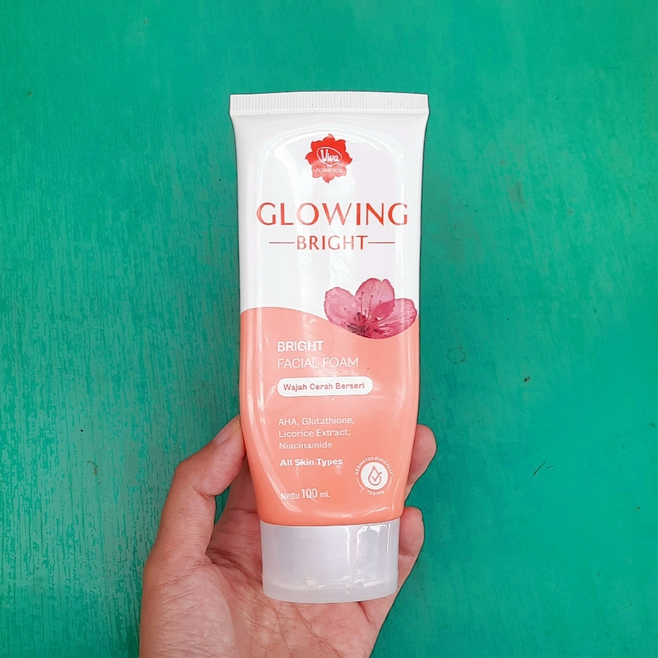 Facial Foam - Glowing Bright imgfdn-78bc8229-f4f0-4aac-8c1c-207d626651df