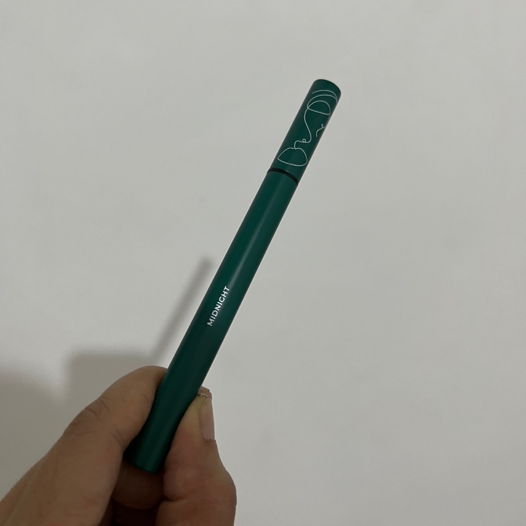 Ultra Stay Eyeliner - Midnight imgfdn-d9f3f6ea-c2dd-46bb-aa35-b0e8c923e923