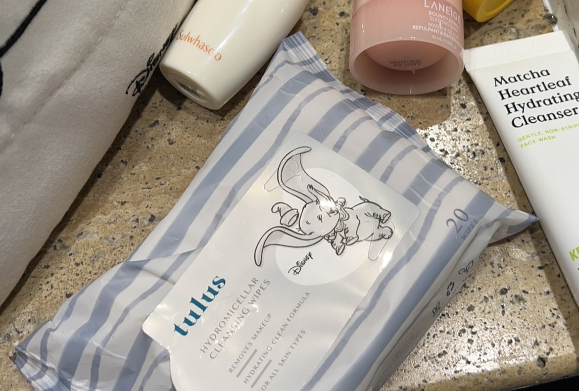 Hydromicellar Cleansing Wipes imgfdn-b74c3864-5702-491e-9270-ead3152bf38e