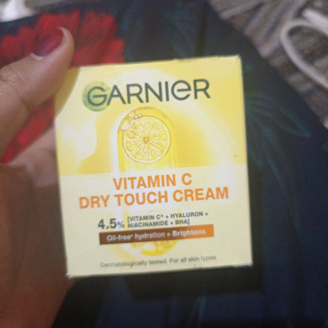 Mochi Dry Touch Cream Moisturizer - Vitamin C  imgfdn-68d0d69f-6b79-4213-a680-7a9f1bb6a617