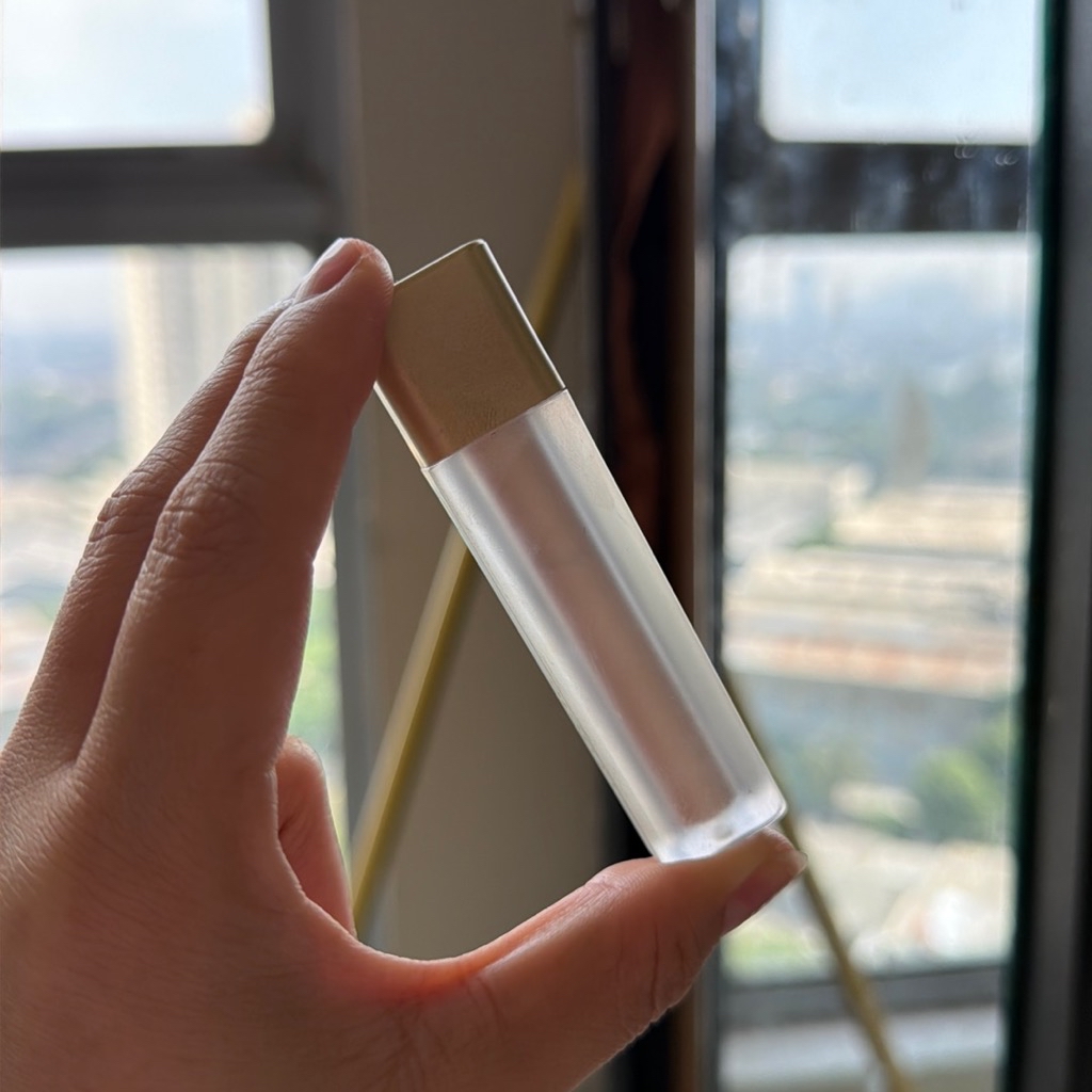 Bare Concealer - Kave imgfdn-a0d846c3-cae2-4455-bb5e-8b6c8356b0ca