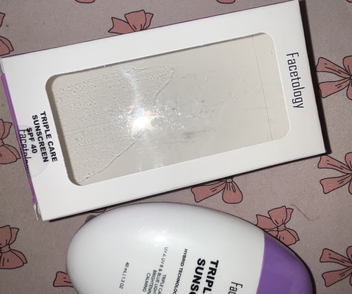 Triple Care Sunscreen SPF 40 PA+++ imgfdn-b329cbf9-4547-4c62-9d0a-710019b55fba