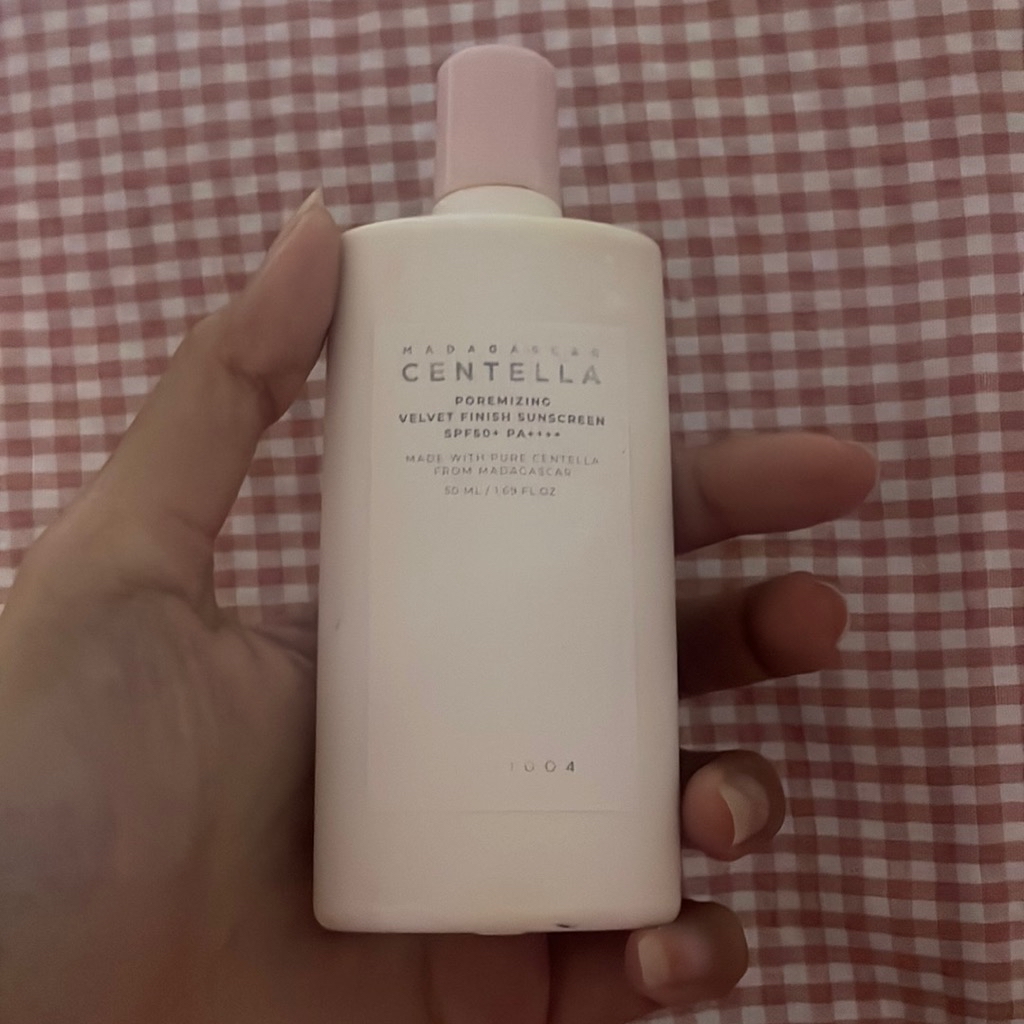 Madagascar Centella Poremizing Velvet Finish Sunscreen imgfdn-36bc101f-ad6f-4931-a82c-8a037b181d62