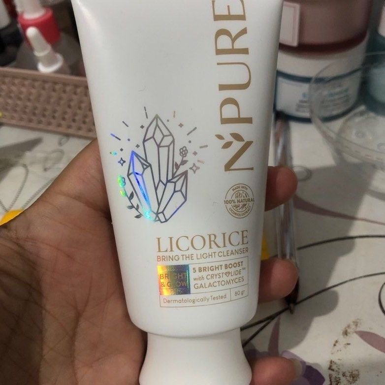 Licorice Bring The Light Cleanser imgfdn-ac39ba92-fa44-441b-bc42-eabe26f9f8fa