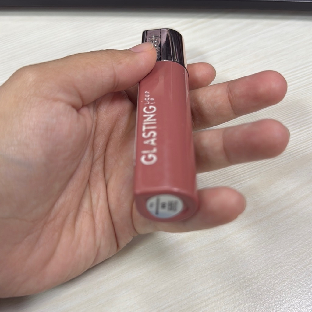 Glasting Liquid Lip - 04 Rosewood Radiance imgfdn-725aa0cd-a4dd-47b4-849f-30fa3507b2cd