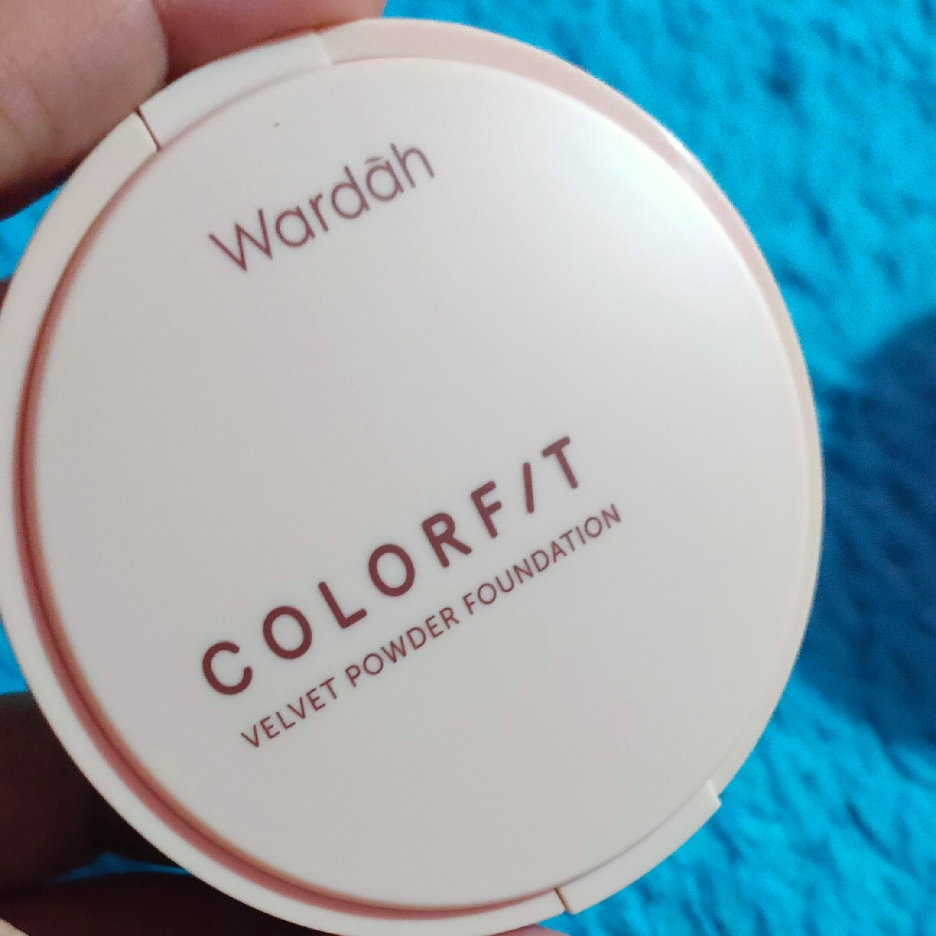 Colorfit Velvet Powder Foundation - 11C Pink Fair imgfdn-e9a3241b-a7f0-4c79-adb5-57dbb814ff8a