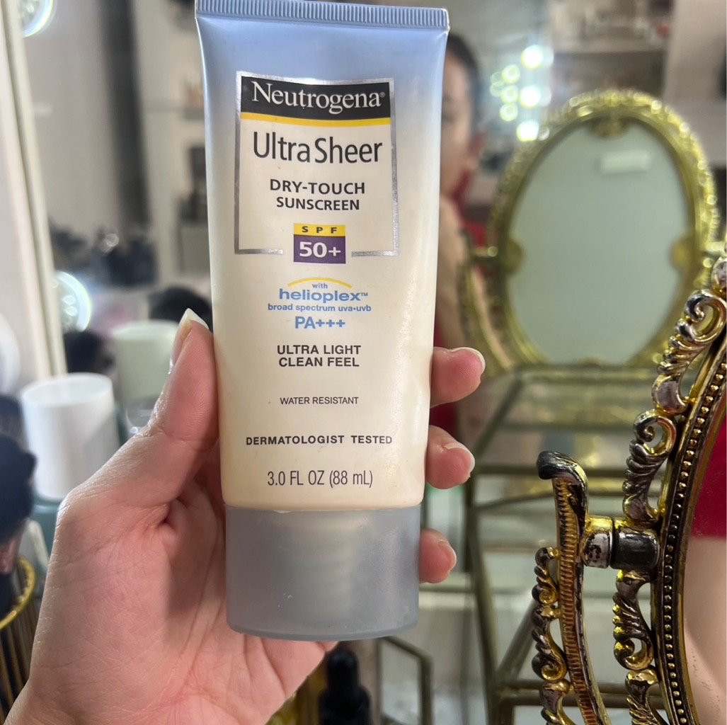 Ultra Sheer Dry - Touch Sunscreen SPF 50+ imgfdn-e282c54d-c53c-47fa-b803-716ebedc01aa
