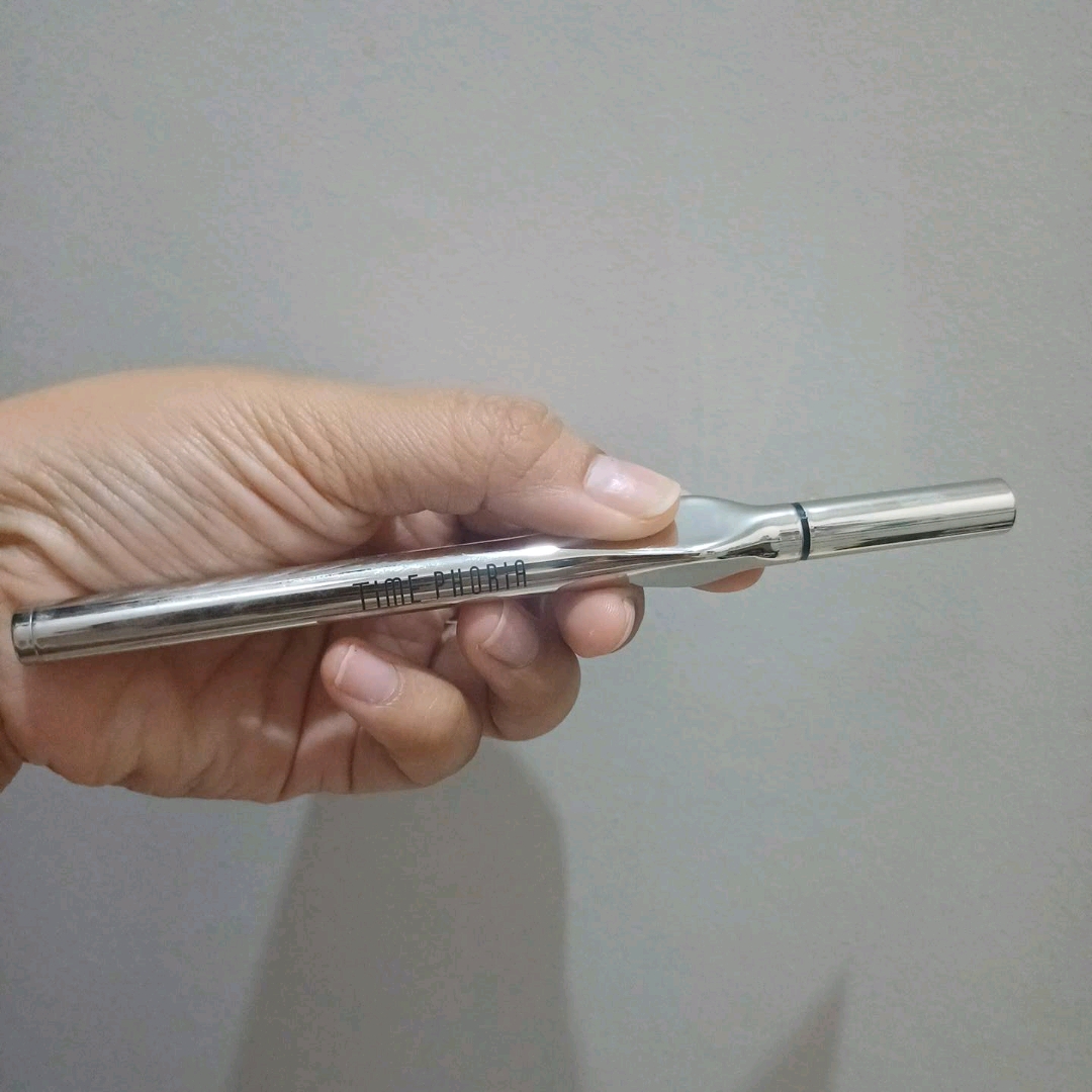 Dune Hyper-Precision Superstay Eyeliner - Black imgfdn-011fab84-4765-4eeb-9c91-2df797a68de2