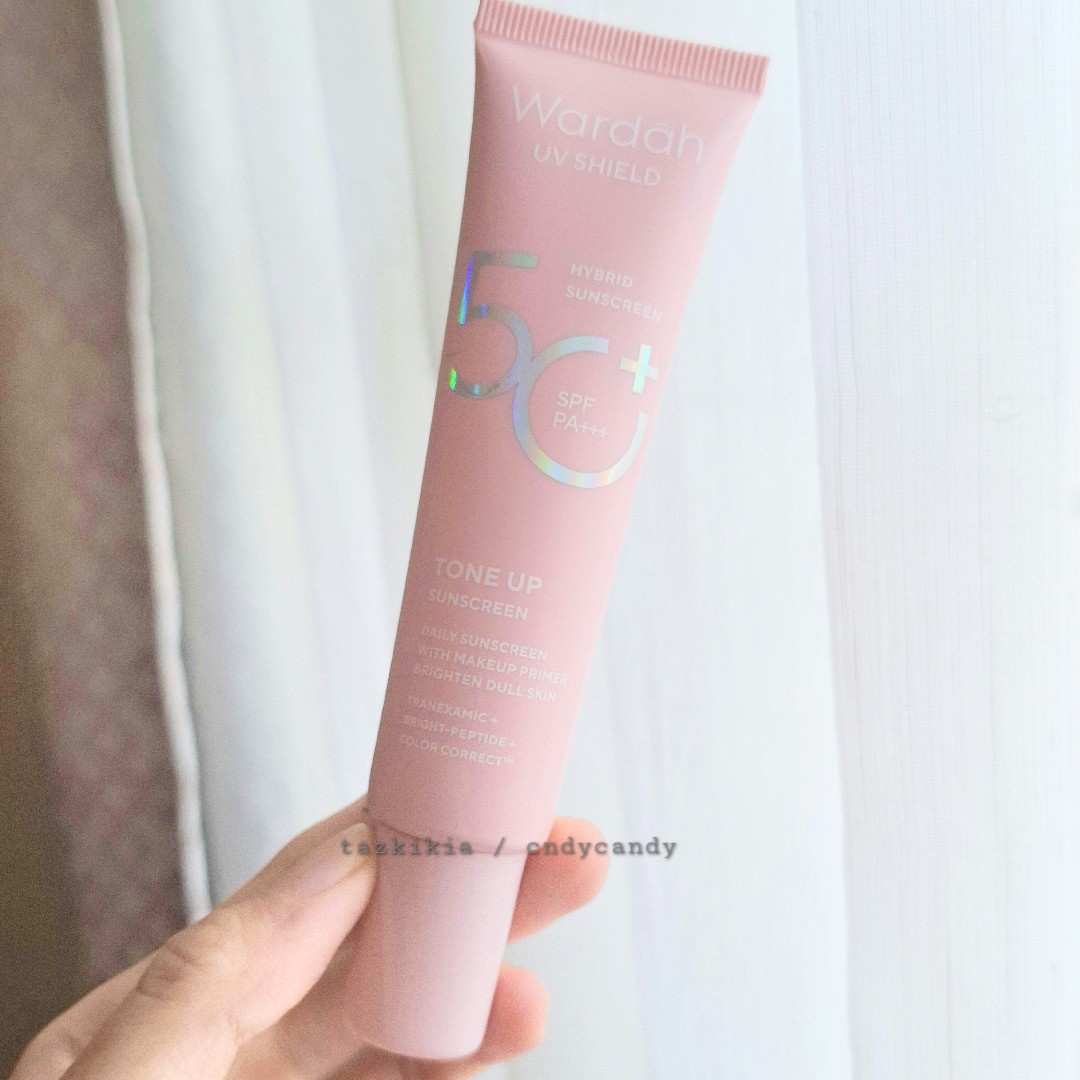 UV Shield Tone Up Sunscreen imgfdn-a2e6c260-6f23-4c4a-8ad1-026598519ca5