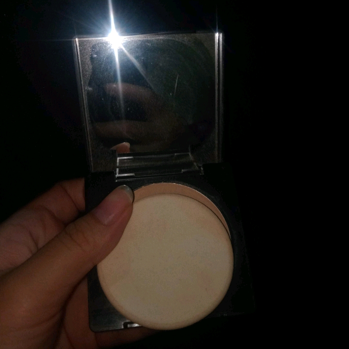 Coverlast Two Way Cake - 32N Natural imgfdn-6d53f105-f44e-4f0e-a34a-4a377e26cb77