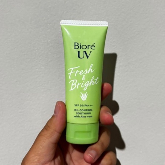 UV Fresh & Bright Soothing imgfdn-2edd7fcc-0096-45c5-92b0-a1dfff20201c