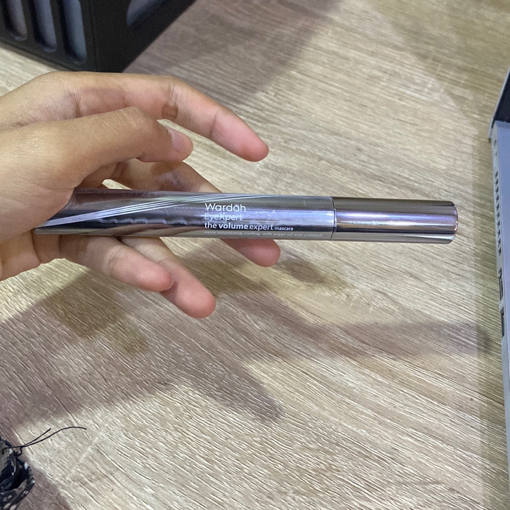 EyeXpert Volume Expert Mascara imgfdn-05759250-89c7-492b-bfff-f243d7821ad7