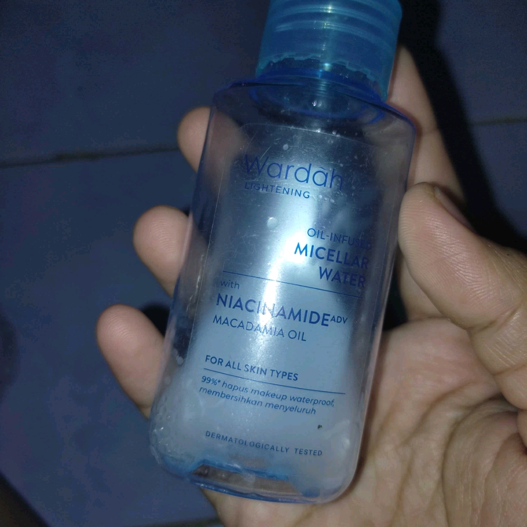 Lightening Oil-Infused Micellar Water imgfdn-0b4daefe-20bf-4aa3-92c1-a482e8e24eb1
