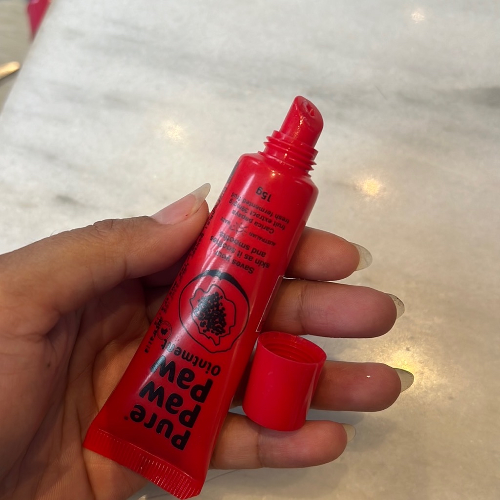 Ointment imgfdn-6d85c88a-d057-4152-b39d-911846f3e815