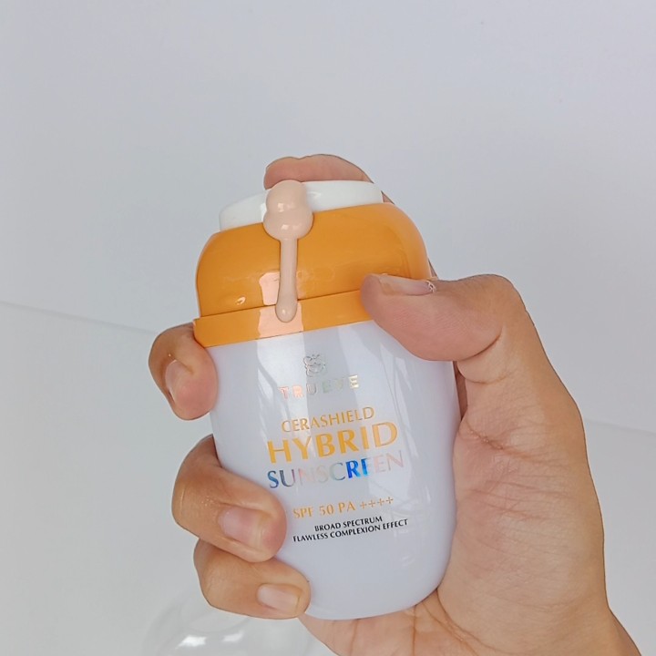 Cerashield Hybrid Sunscreen imgfdn-2df3ef93-44ed-422e-a189-5608c2ea82cf