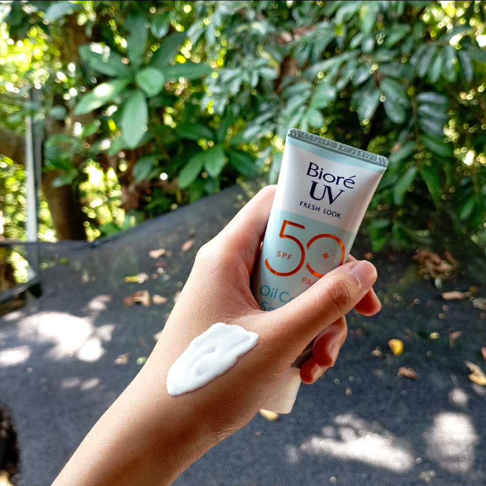 UV Fresh Look Oil Control Soothing SPF50 imgfdn-1fdd8e0a-7dbb-4843-8d8d-03c72b22d916