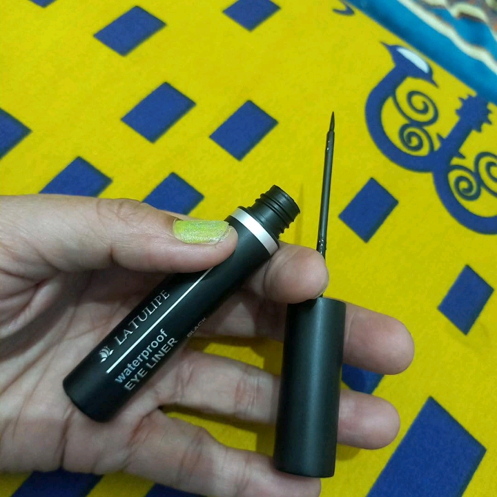 Waterproof Liquid Eyeliner - Black imgfdn-dda08079-9e15-41ac-86b3-91862d87116c