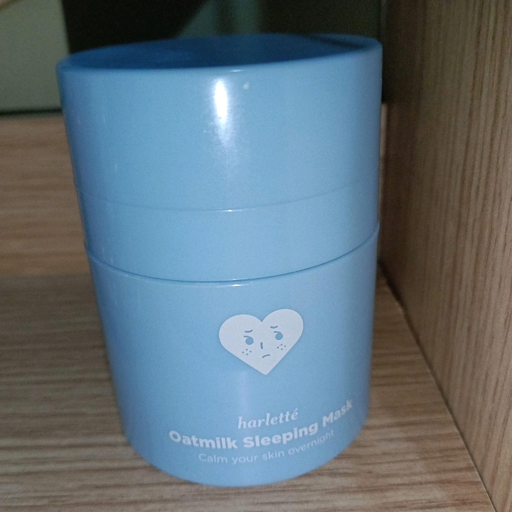 Oatmilk Sleeping Mask imgfdn-628c0ca7-9efb-4679-93eb-b3d23b368cc9