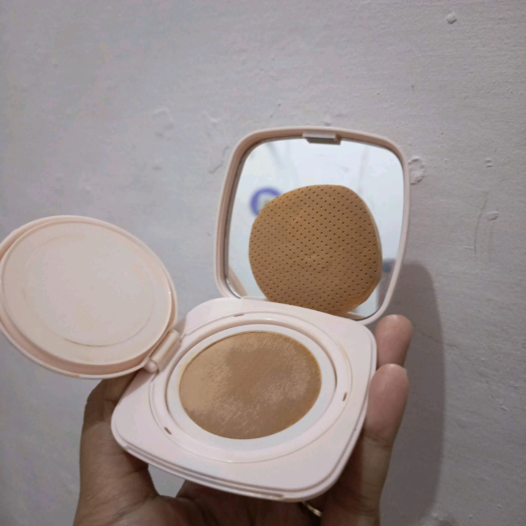 Fix and Flawless Silk Cushion - (Hazel) Neutral imgfdn-e5c0cecb-8d56-42a3-8749-9e60f99ce428