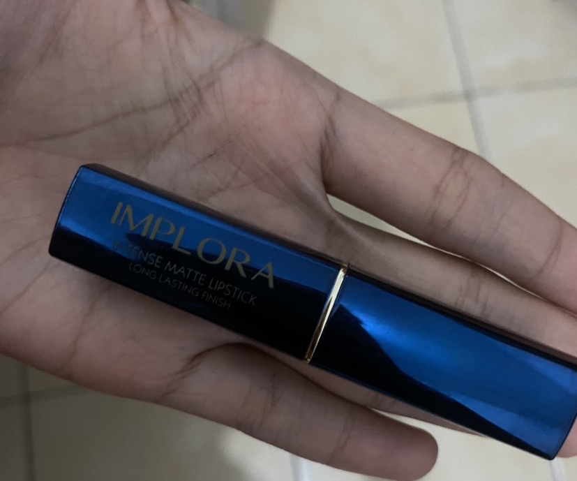 Intense Matte Lipstick - 07 True Red imgfdn-96e100ec-be52-49c6-8114-a8c5d15a9133