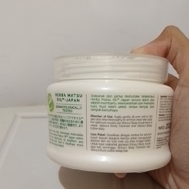 Skin Lightening Body Scrub - Hana imgfdn-2ec2b890-dad5-4ff3-8c43-946ae82fd178
