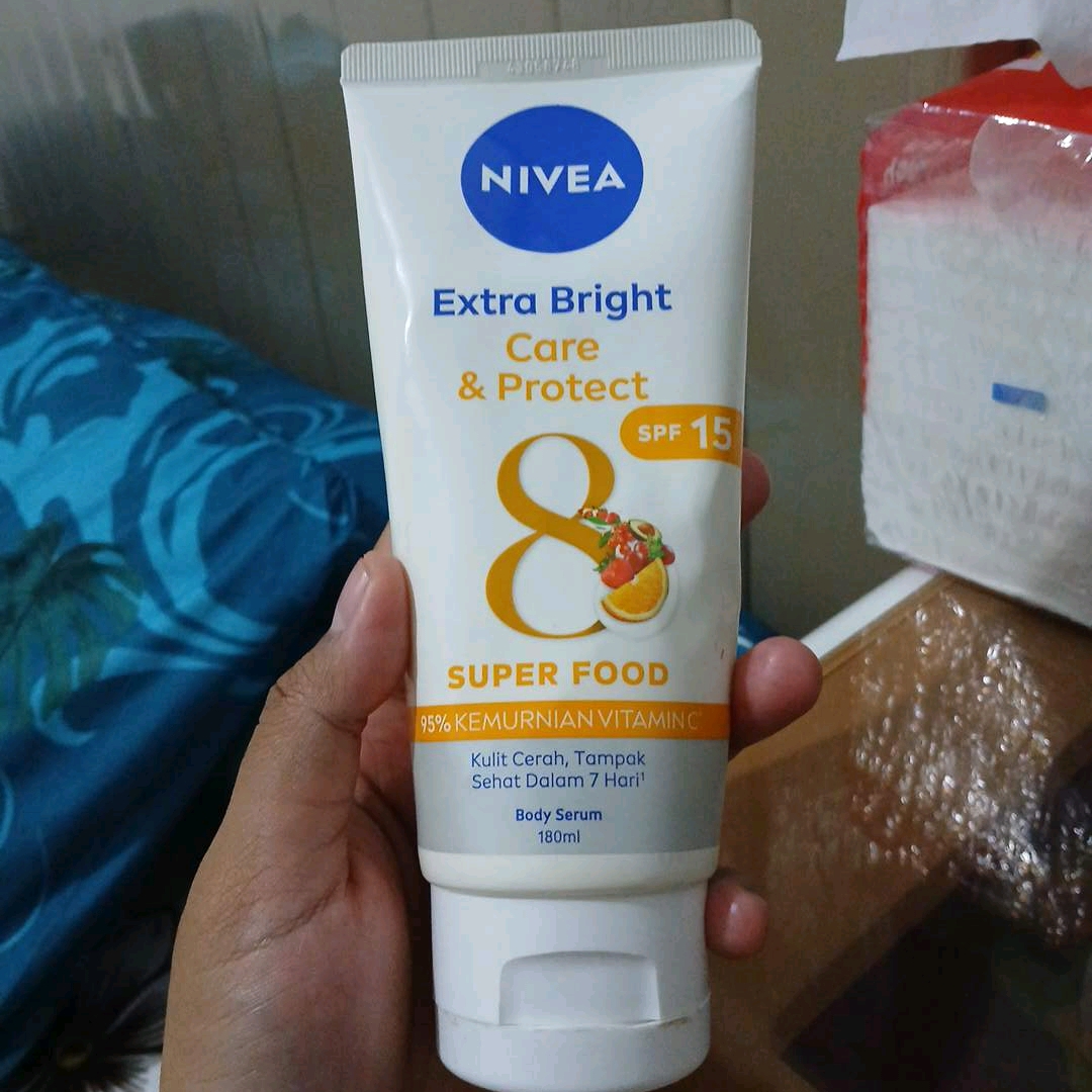 Extra Bright Care & Protect 8 Super Food Body Serum imgfdn-c171d4de-ce81-4d18-8bab-5d8d6e2f4605