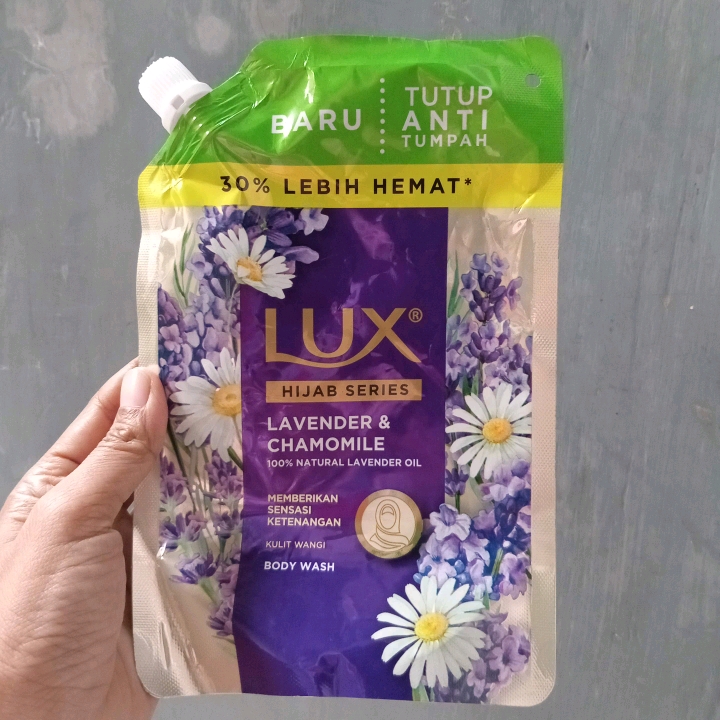 Hijab Series Body Wash - Lavender & Chamomile imgfdn-7be70ea5-3f3f-4a3b-9c0f-a681c88407d0