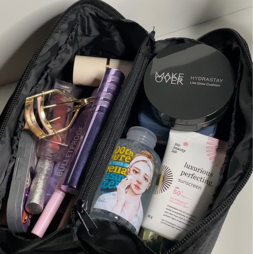 Airy Pouch In Carbon - Black S imgfdn-32ea268b-4e03-451a-b3fa-5338db23a57e