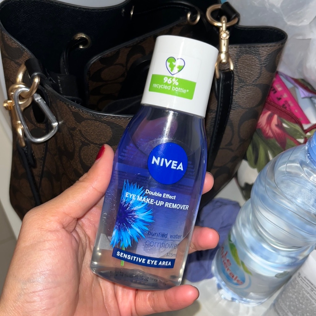 Double Effect Eye Makeup Remover imgfdn-14817aa9-32e5-4ee6-adae-57488f9199e3