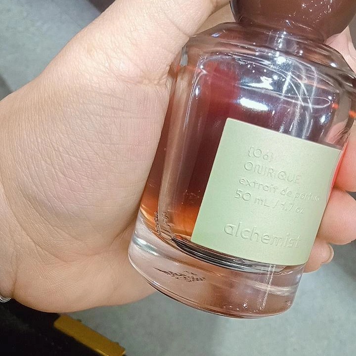 Onirique Extrait de Parfum imgfdn-adecb037-a8b8-49e4-a3b8-e186f0e097a8