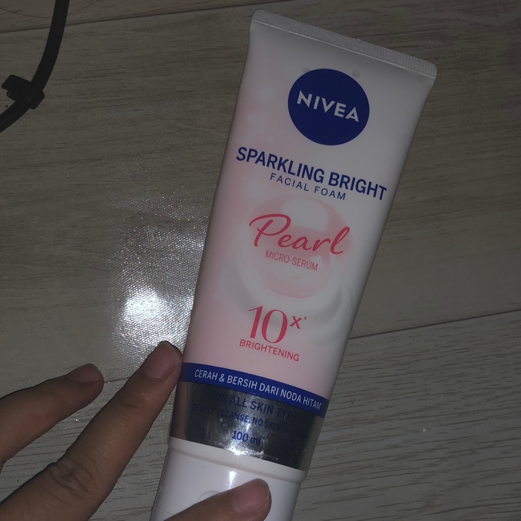 Sparkling Bright Facial Foam imgfdn-393c3743-2a48-4074-8186-1e6b8126b376