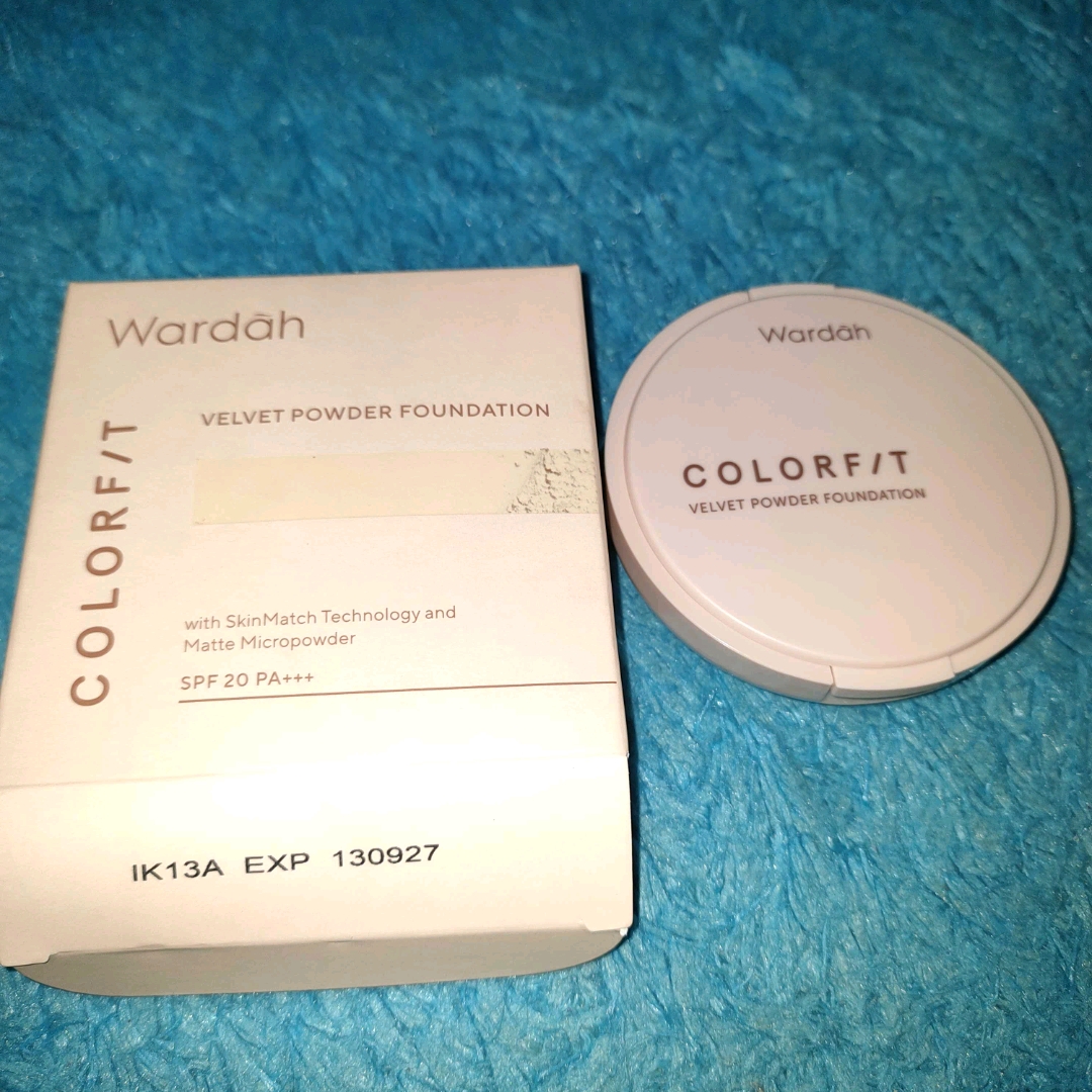 Colorfit Velvet Powder Foundation - 42N Neutral Sand imgfdn-4d5f6731-0e37-41d2-bee7-4db4c8d32204