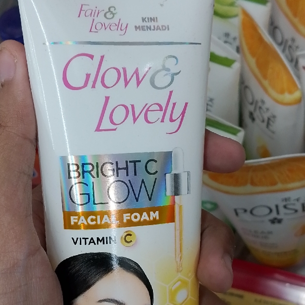 Bright C Glow Facial Foam imgfdn-148df9dc-0eae-4ce7-aa97-6efb4a4793bd