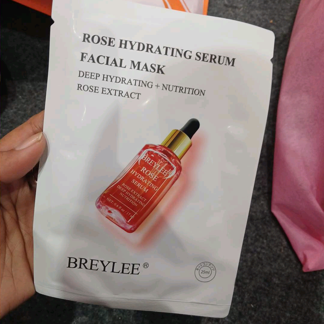 Rose Hydrating Serum Facial Mask imgfdn-cbd200e9-a4c8-4140-8b99-8a857c8142cc