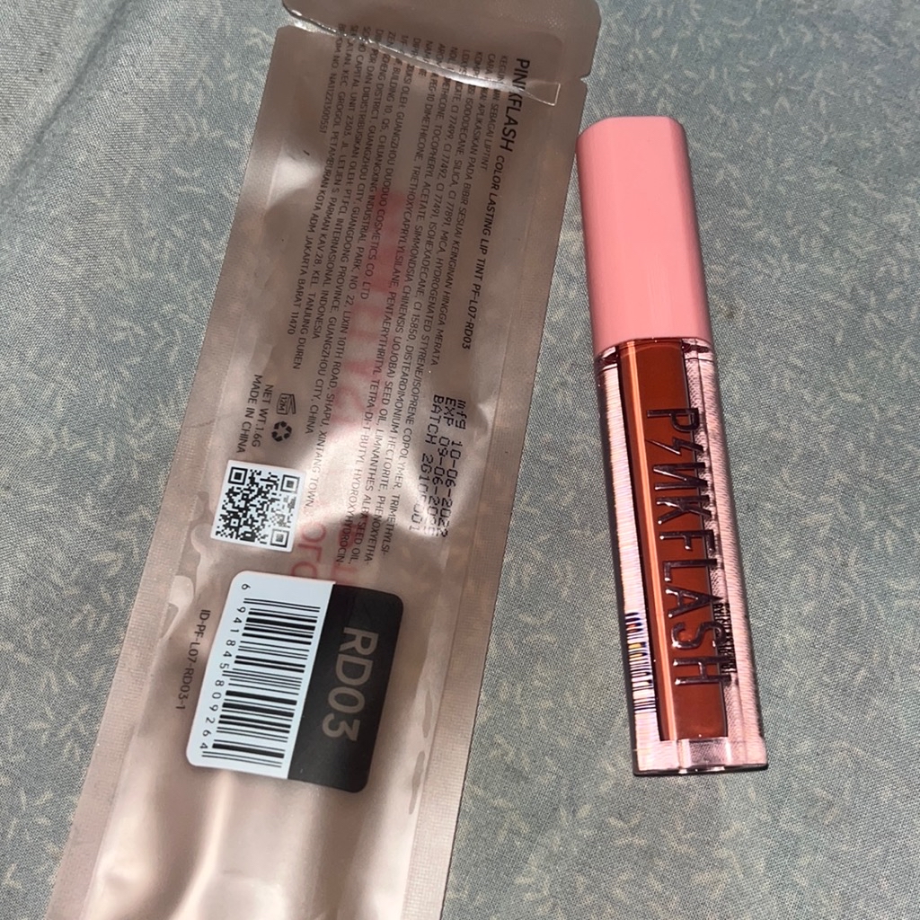 Lasting Matte Lip Cream - R03 On Mode imgfdn-02961f33-810f-4e6e-afa2-d3895072870c