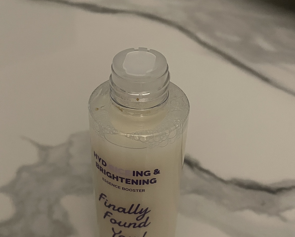 Hyd-rice-ing & Brightening Essence Booster imgfdn-fe42b62a-c79b-4977-9c8d-57b4a94bcc7c