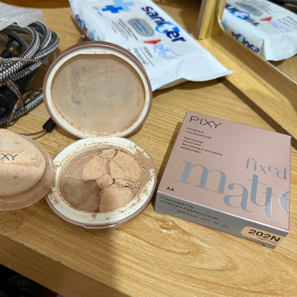 Fixed Matte Powder Foundation - 202N Light Ivory imgfdn-e1901e42-d460-40ff-921e-ccd94d9eaf75