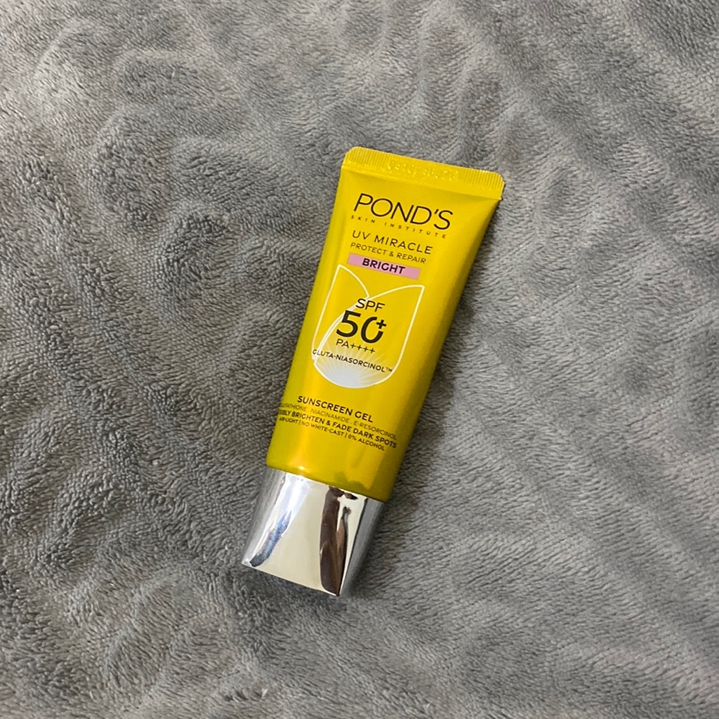 UV Miracle Protect & Repair Sunscreen Bright SPF35 imgfdn-72ca2236-1add-4c70-a13d-d95524423111