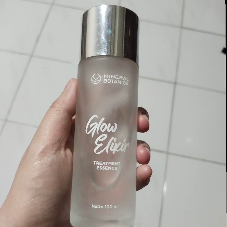 Private Collection Glow Elixir Treatment Essence imgfdn-5fd3428f-1d4e-434c-9bcf-77f119e0a608