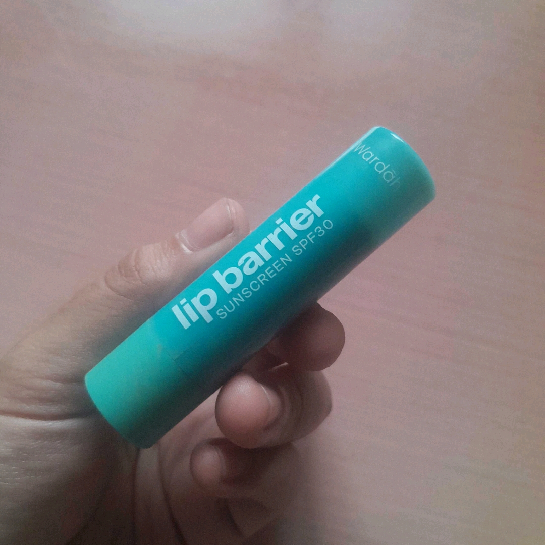 Lip Barrier Sunscreen imgfdn-dc0508a8-06a5-408e-b7e3-4d5764811986