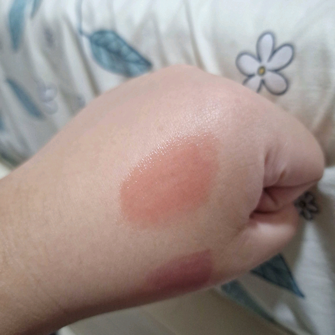 Cloud Paint Glassy Glow Lip Tint - G06 Peach Nude imgfdn-40c5181c-8061-4714-b287-a13cd86b61b7