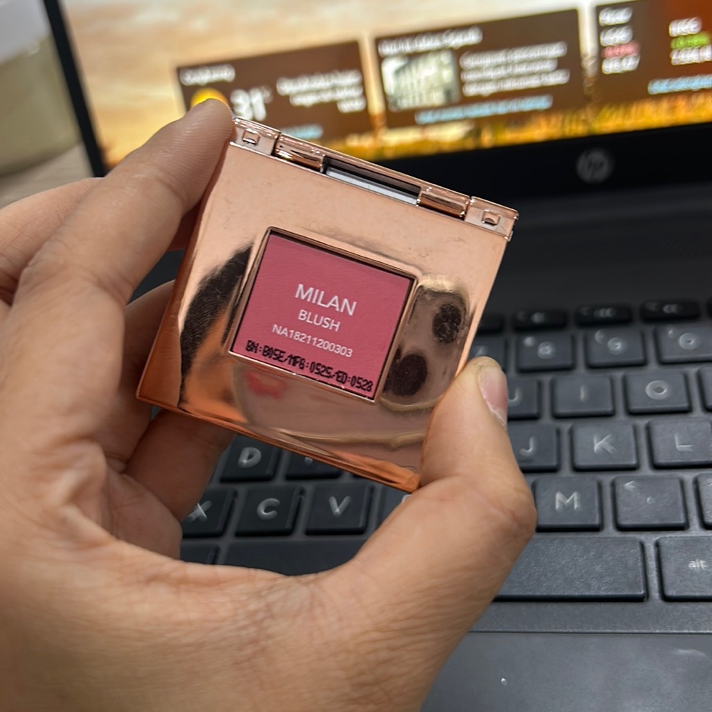 Blush - Milan imgfdn-3f03547f-72b7-45eb-81f4-0fdf3810700a