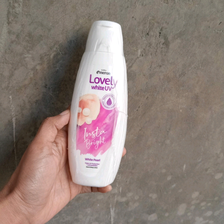 Lovely White UV - Insta Bright imgfdn-23a6cea9-00b4-4603-acee-7f2330866e1d