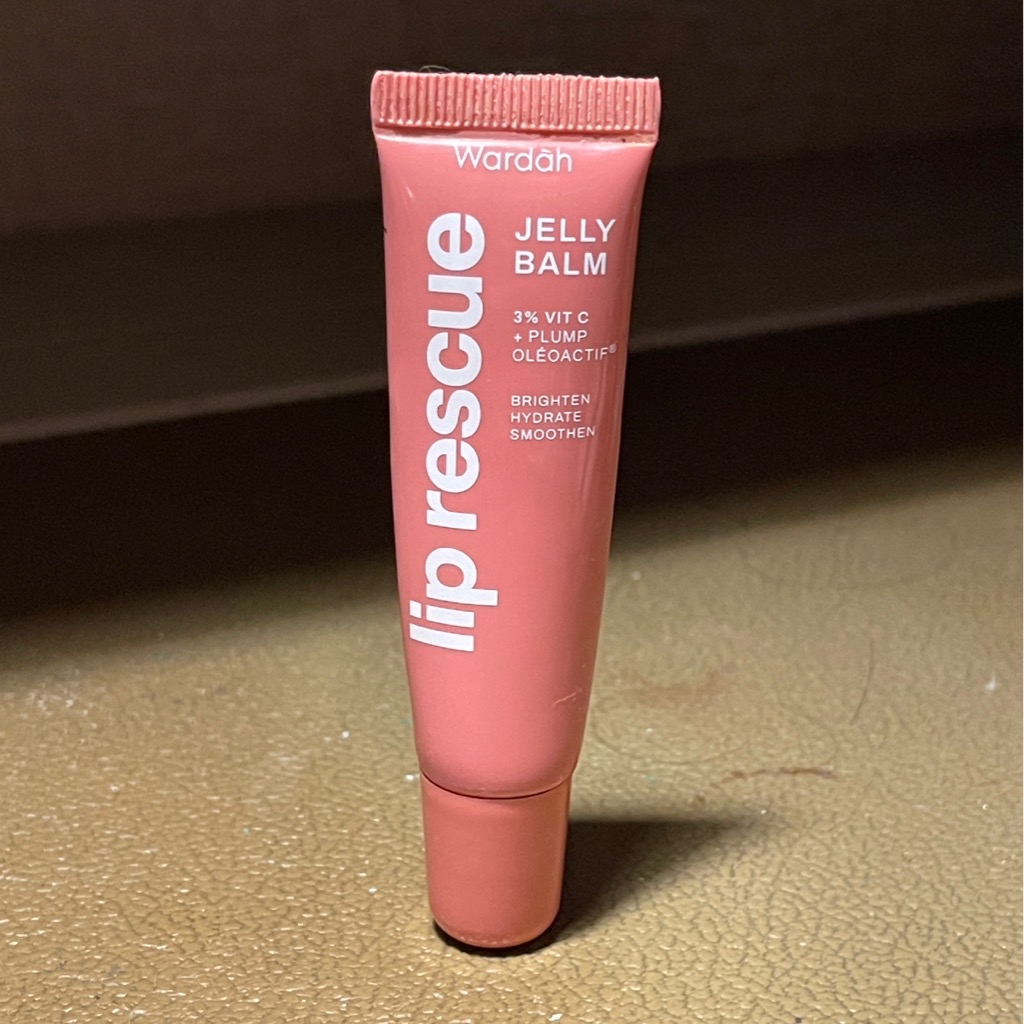 Lip Rescue Jelly Balm imgfdn-5142f678-59c4-47d9-9a53-745c964d454f