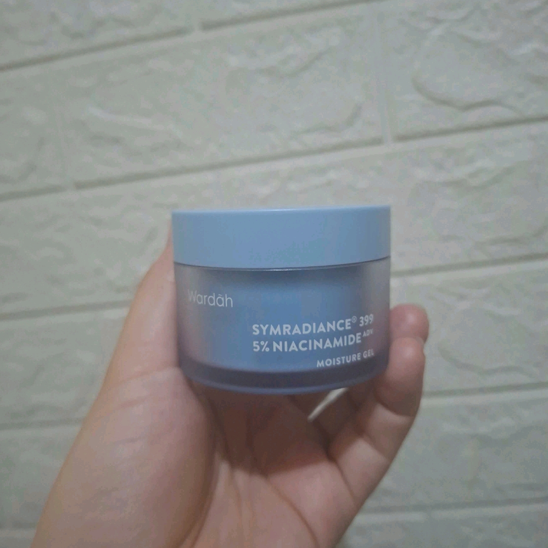 SymRadiance ® 399 Bright & Barrier Repair Moisture Gel imgfdn-29023e3a-00cb-4c11-84cb-4b3f2b1fc74e