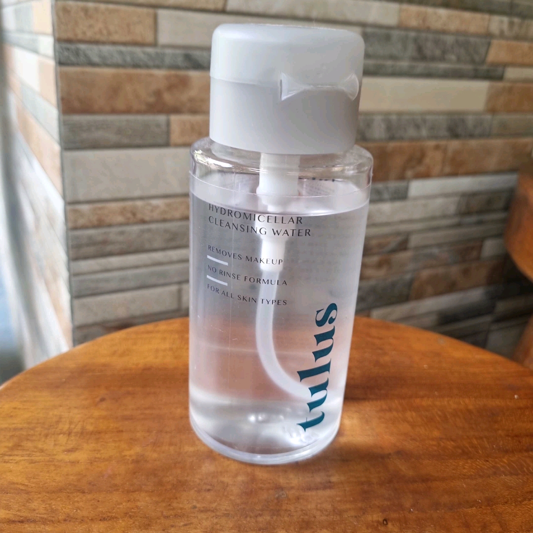 Hydromicellar Cleansing Water imgfdn-3c65b4e3-eb95-43cb-b558-dae462ac3ff7