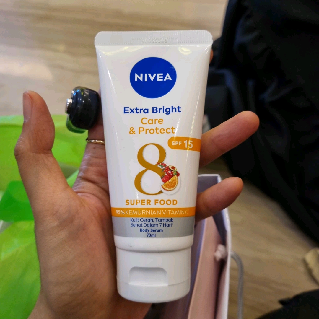 Extra White Night Nourish Body Serum imgfdn-86bce6ab-78f4-47ae-99f7-4876908376b0