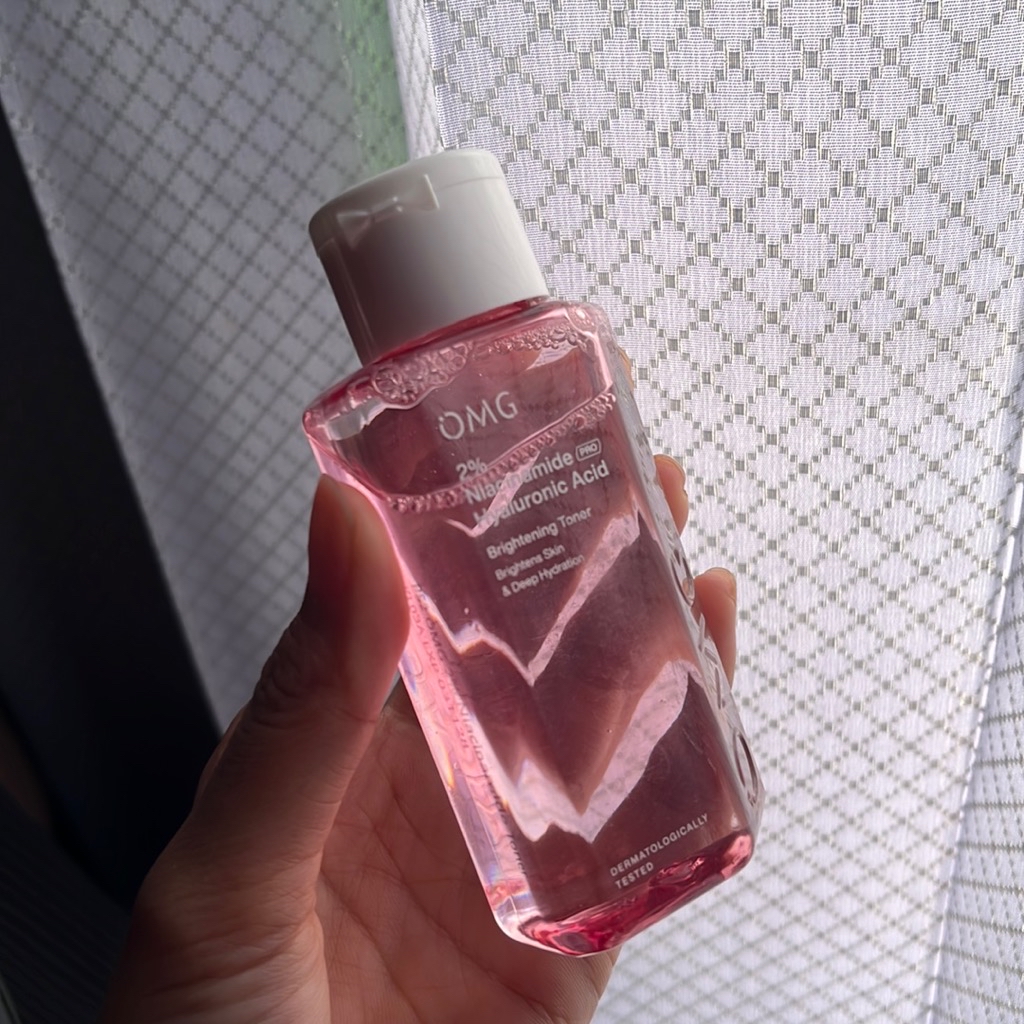 Oh My Glow 2% Niacinamide Pro + Hyaluronic Acid Brightening Toner imgfdn-04d11079-3496-45de-a9d3-0cb313eb74cb