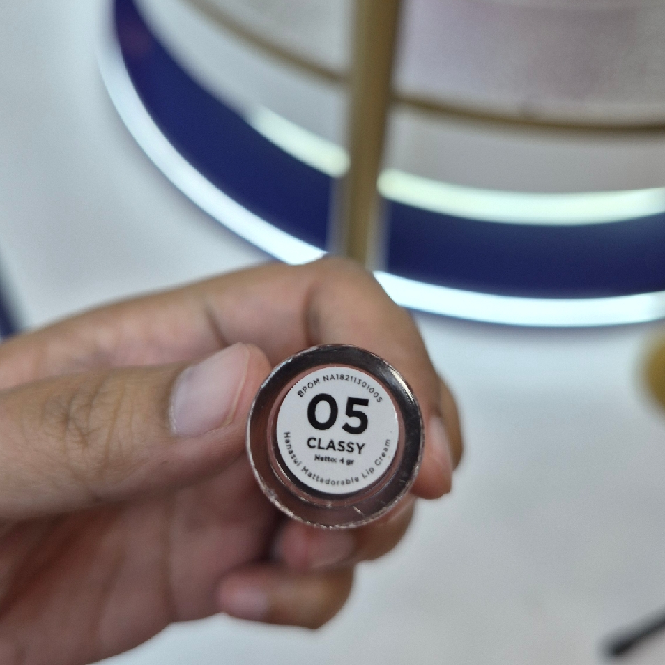 Mattedorable Lipcream - 05 Classy imgfdn-cd432e37-bf5a-4f11-ae35-1bf425380926