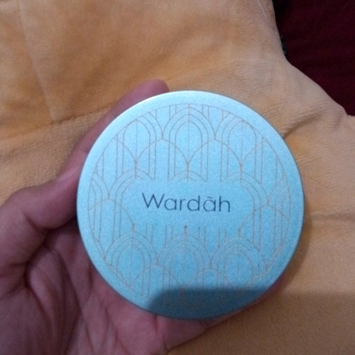 Everyday Luminous Compact Powder - 02 Beige imgfdn-f4b5be11-39d9-4383-93a9-bad2d334c8af